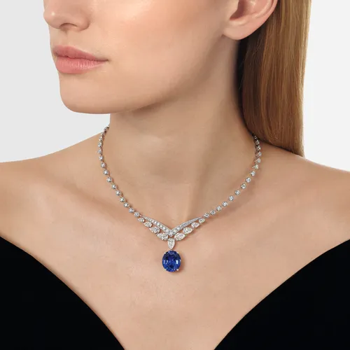 Chaumet Joséphine Valse Impériale系列藍寶石項鍊。品牌提供