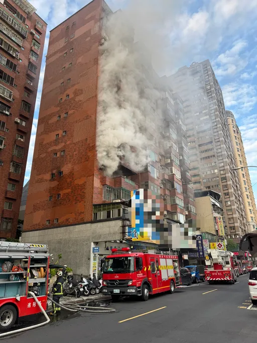 新北板橋高級公寓大樓火警 1住戶意識不清送醫
