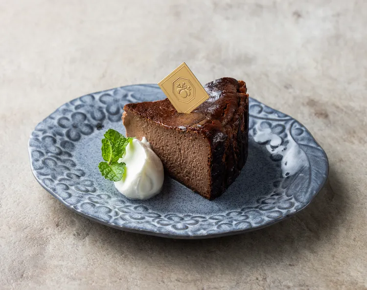 柚香巧克力巴斯克乳酪蛋糕。業者提供