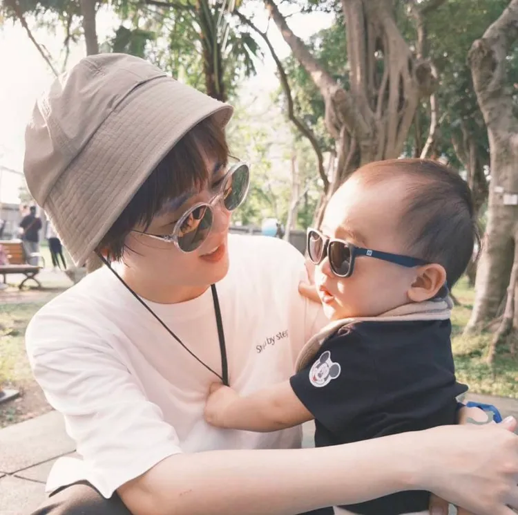 孫可芳堅持不讓兒子正臉曝光。翻攝自孫可芳