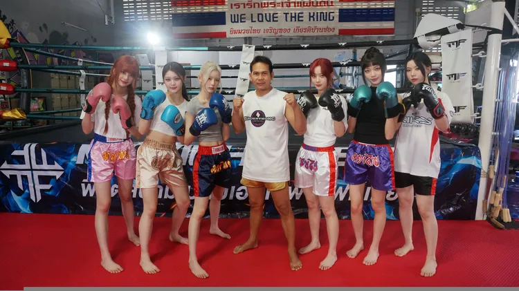 幻藍小熊挑戰打泰拳。天空娛樂提供