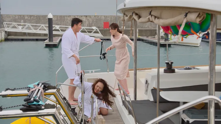 拍攝抓姦現場精采又歡樂。民視提供