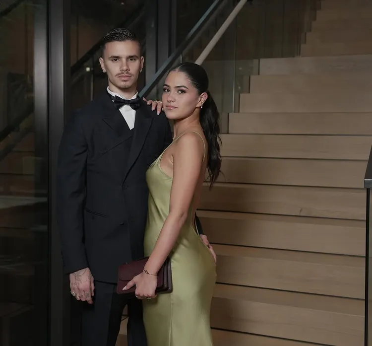 貝克漢次子羅密歐（左）與DJ女友金去年11月開始交往。翻攝IG