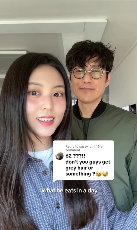 漢娜曝光外表凍齡的62歲父親。翻攝自IG