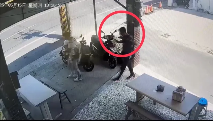 被害人約出王姓車手到彩券行面交現金。民眾提供