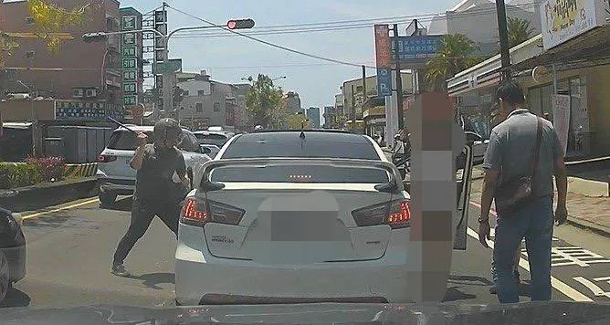 歸仁警方開5槍，逮捕3名車手。翻攝畫面