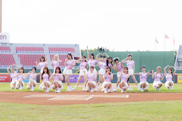 樂天女孩。樂天桃猿提供