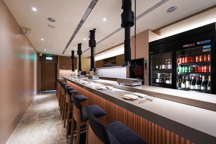 1F吧台區。業者提供