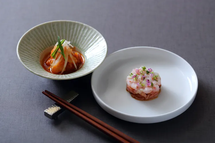 干貝泡菜、北海道甜蝦生拌牛肉。業者提供