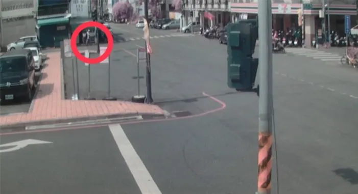 鐘嫌在玉里火車站前下車影像遭警方鎖定。警方提供