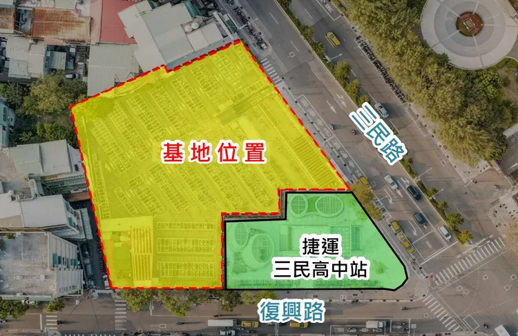 公益大樓為地上10層，地下3層建築物，是新北第一座結合托老、托幼、表演廳及圖書室的運動中心。工務局提供