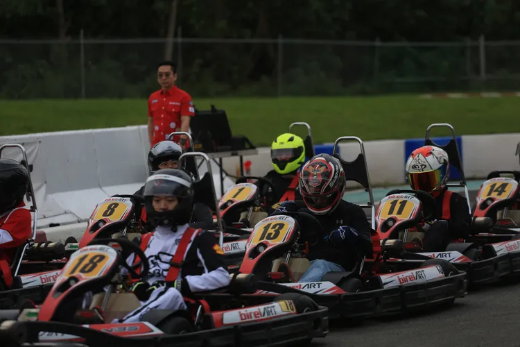 每支參賽隊伍均由三位車手組成，在長達兩小時的正賽中進行接力，並需依規定完成兩次PIT進站及換手。林浩昇攝