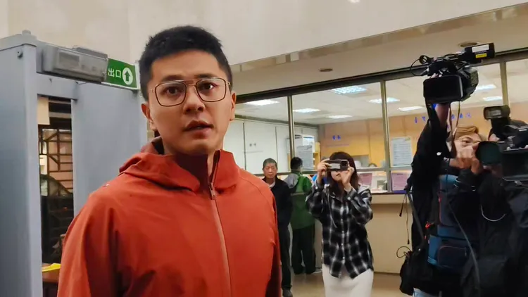 罷免吳沛憶領銜人李孝亮日前到北檢接受偵訊。張欽攝
