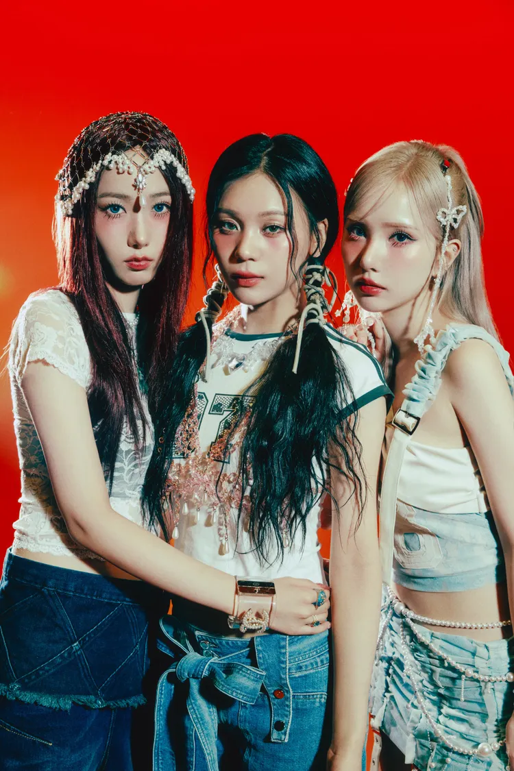 VIVIZ的信飛（左起）、嚴智、銀河今年將第3度來台。網銀國際影視提供