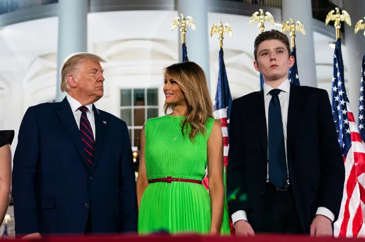 拜倫（右一）是美國總統川普最小的兒子。美聯社資料照片