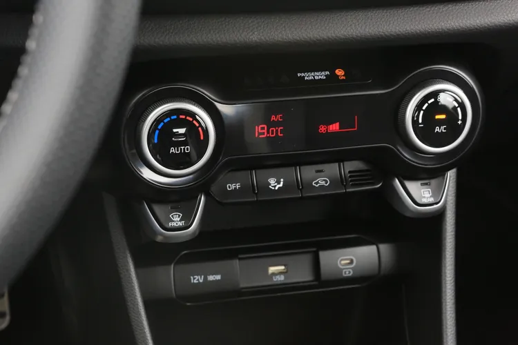 Apex車型配備單區恆溫空調，並保留操作直覺的物理旋鈕設計。林浩昇攝