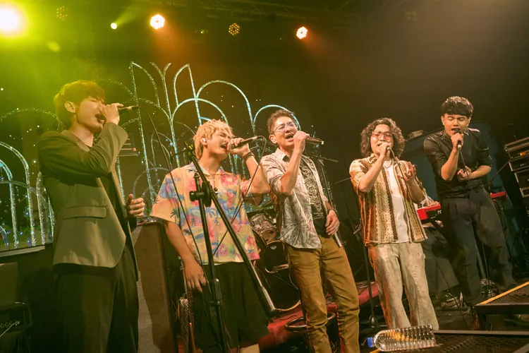 潘信維、羅文裕、蕭閎仁 等歌手合體演出。時刻娛樂提供