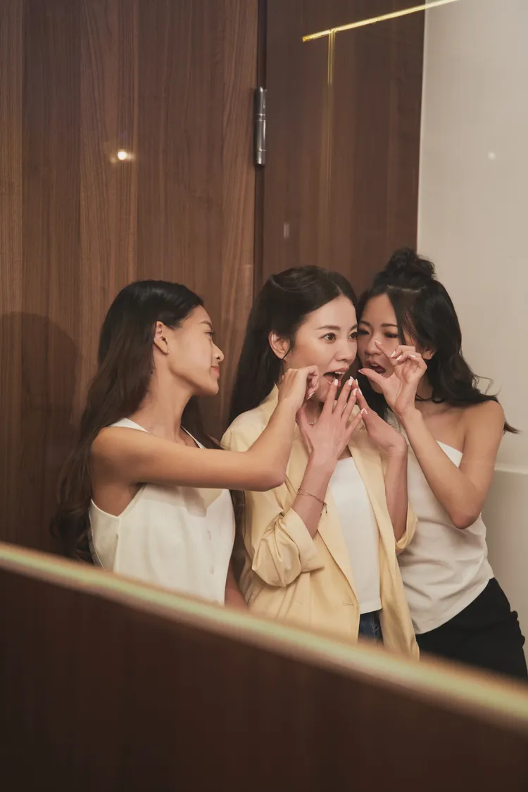 許菲菲（中）與2位女兒演繹rather 2025春夏新品。品牌提供