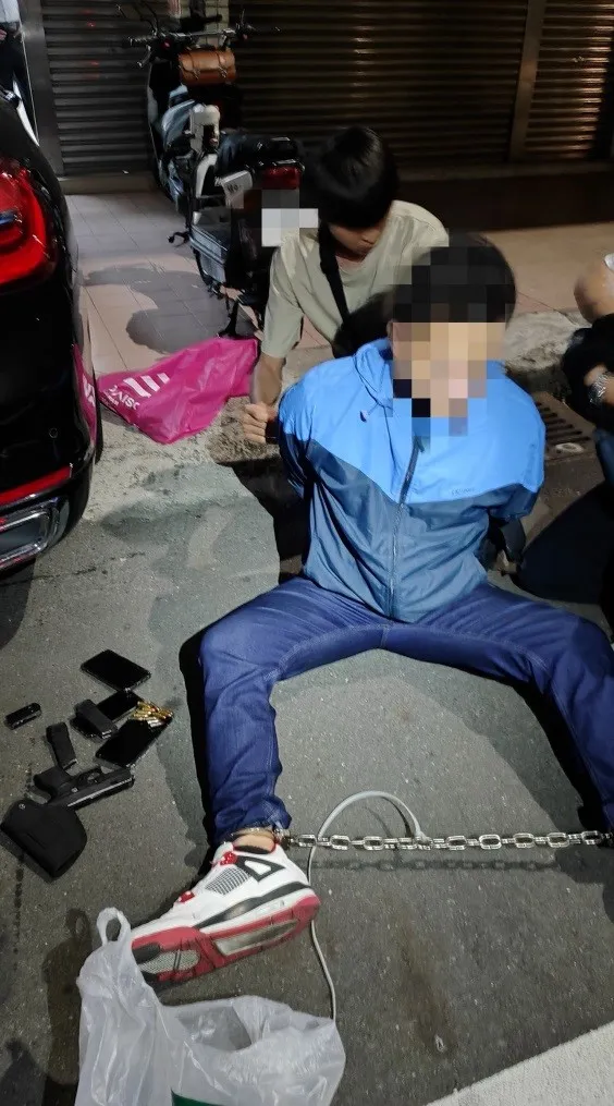 陳修將落網。翻攝畫面