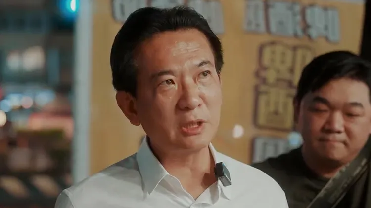 林俊憲自己參與「林俊憲看板路跑」，並解釋為何有那麼多面看板。翻攝自林俊憲臉書