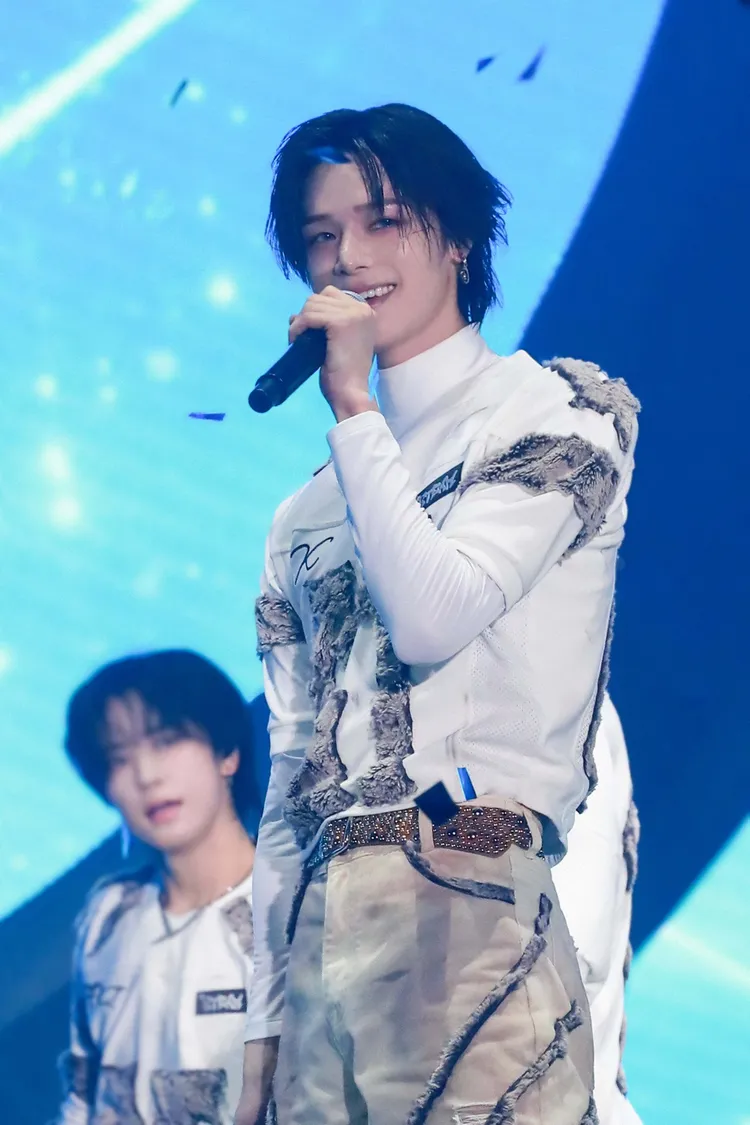 K預告6月來台開唱時，約好要去王奕翔家集合。翻攝YX LABELS