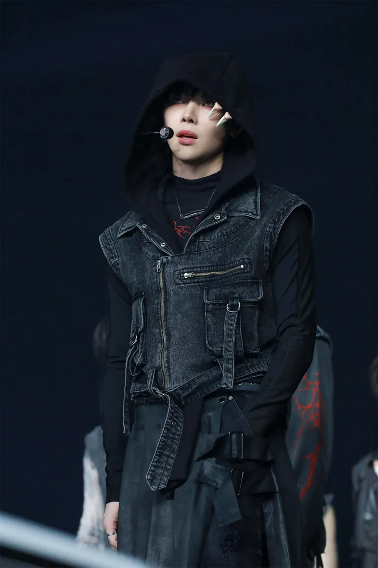 王奕翔6月要帶隊友回家吃飯，透露爸媽已擔心高麗菜不夠吃。翻攝YX LABELS