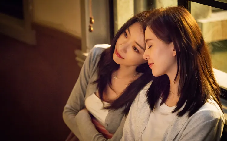 劉詩詩與倪妮飾演好閨蜜。TVBS提供