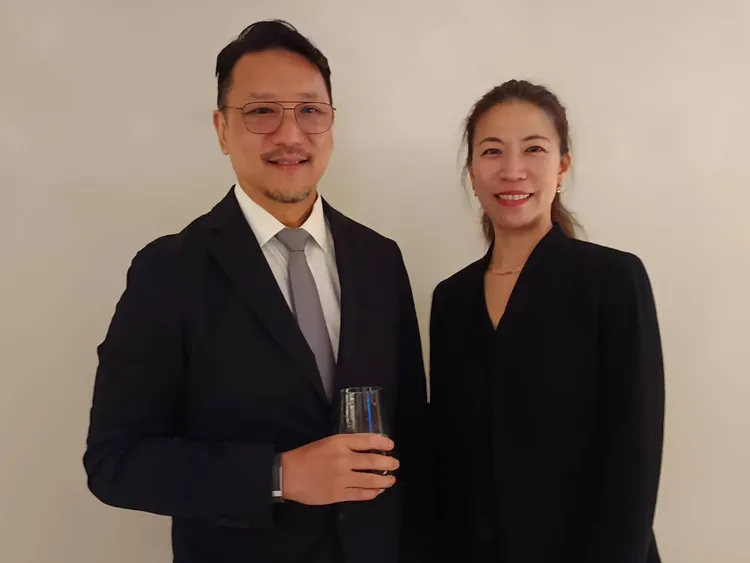 嘉新水泥昨舉辦股東常會，圖左為董事長張剛綸，圖右為總經理王立心。許麗珍攝