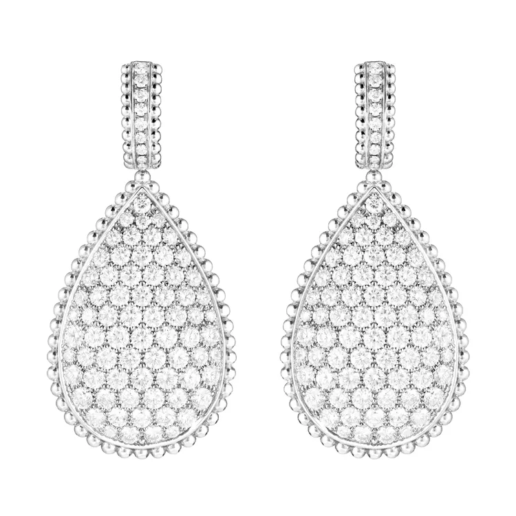 BOUCHERON Serpent Boheme系列耳環，白金750材質、鑲嵌鑽石，325萬元。品牌提供