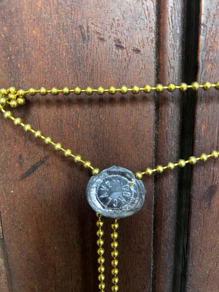 宗座宮門口的鉛印，象徵選舉教宗過程不會對外公開。路透社