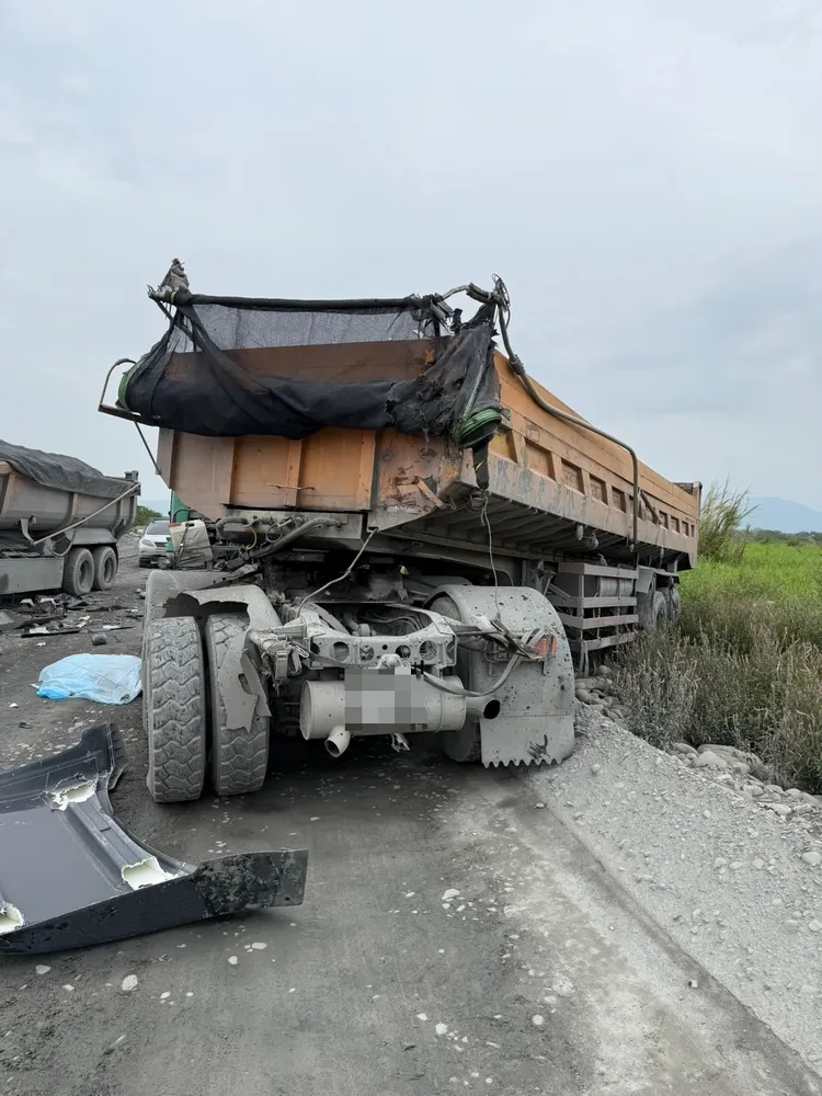 砂石車對撞，造成1死1傷。翻攝畫面