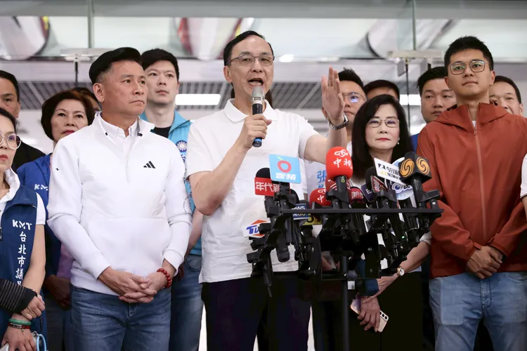 朱立倫致詞多次點名李孝亮，卻無法直接聯繫。彭欣偉攝