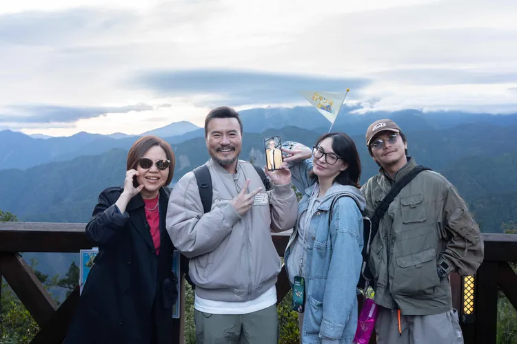 （左起）于美人、李銘忠、張榕容、楊銘威。東森綜合提供