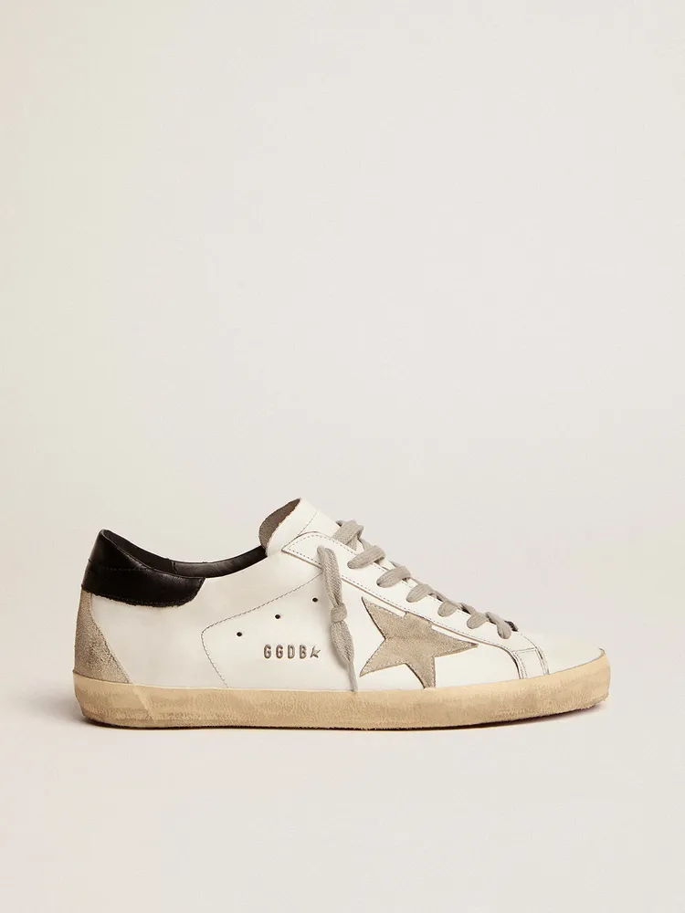 Golden Goose Super-Star做舊皮革運動鞋，1萬8200元。品牌提供