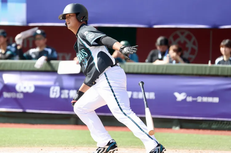 高國輝重返球場，擊出1支安打。世壯運執委會提供