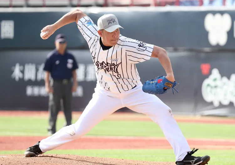 ENERGY隊先發投手林晨樺退役後身手依舊。世壯運執委會提供