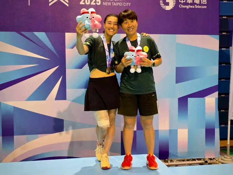 女子網球公開組冠軍小綠綠隊。警方提供