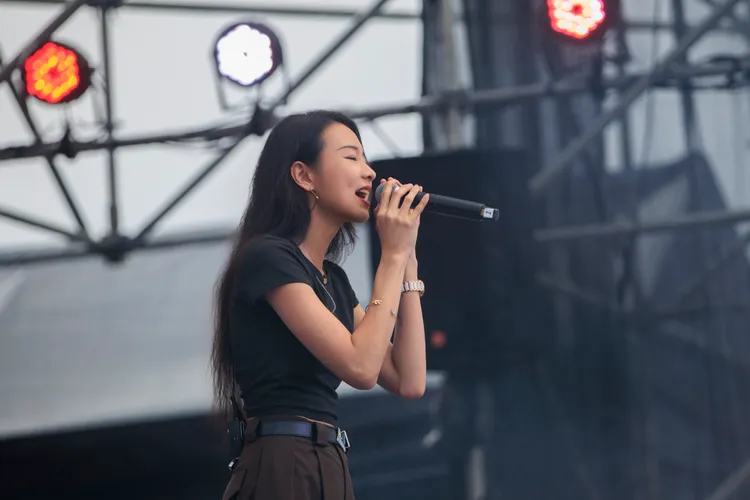 陳忻玥首度入圍金曲歌后，憑多首創作展現穩健台風。台東縣政府提供