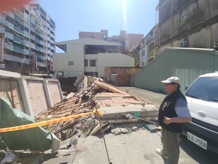 雙方已經申請調解，當地里長表示有砸壞公共設施，希望相關單位盡速處理。民眾提供