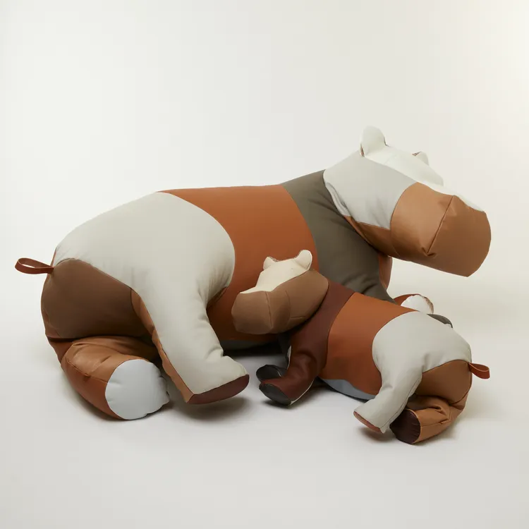 愛馬仕ppetit h (河馬造型拼接皮革沙發，334萬1600元。品牌提供