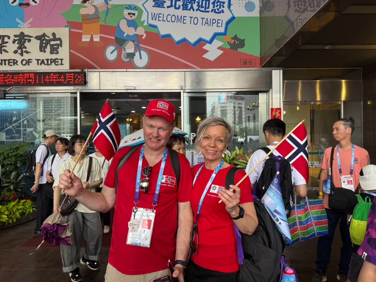 來自挪威的射擊選手Nyfloet（左）、Karoliussen（右）。張綵茜攝