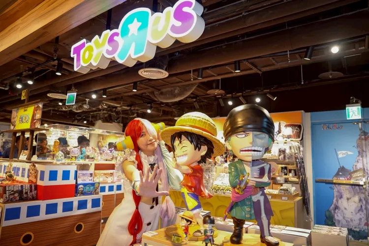 現場獨家公開由Migthy Jaxx 設計師Jason Freeny 設計的半解剖魯夫及索隆公仔，全球限量，訂製要6個月，售價美金2000至2500元。業者提供