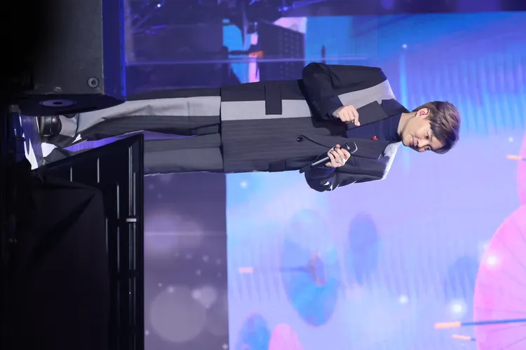 許富凱。新視紀整合行銷提供