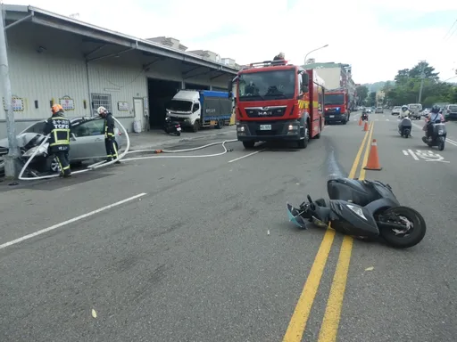 台中男高速撞飛女騎士又撞燈桿　重傷送醫車上搜出K他命