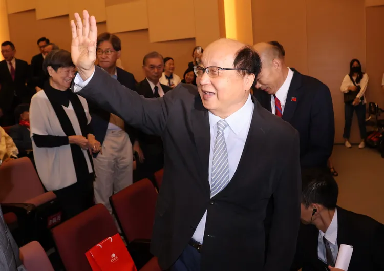 台中市前市長胡志強出席《我是胡志強，今天來報到》個人回憶錄的新書發表會。莊宗達攝