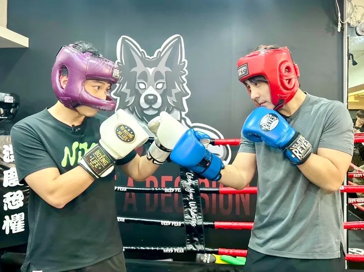 修杰楷被楊銘威打趴。《修TIME》提供