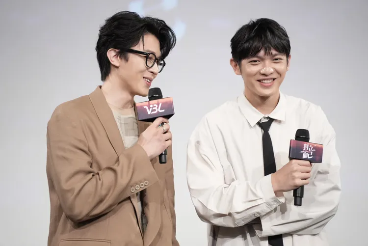 馬修Matthew和林輝瑝劇裡有成人式戀愛。三立提供