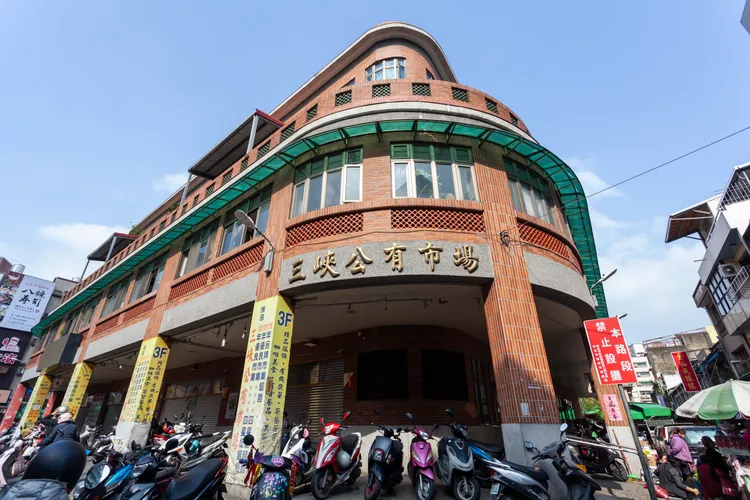 「北大悠揚」開車約5分鐘到傳統市場三峽公有市場。新理想行銷團隊提供