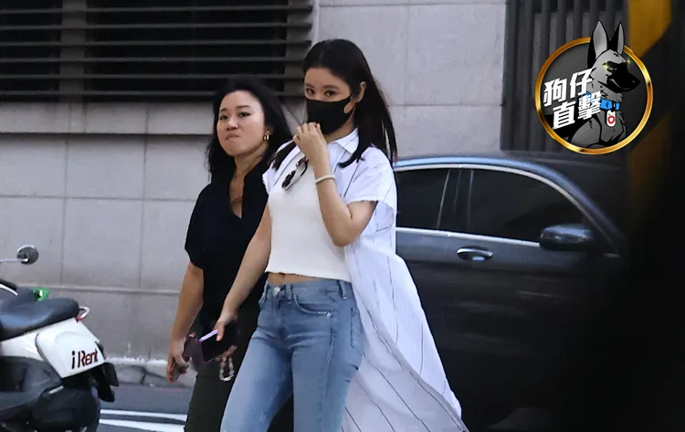 逆齡女神林心如用肚臍眼看世界，展現窈窕身材。特勤中心攝