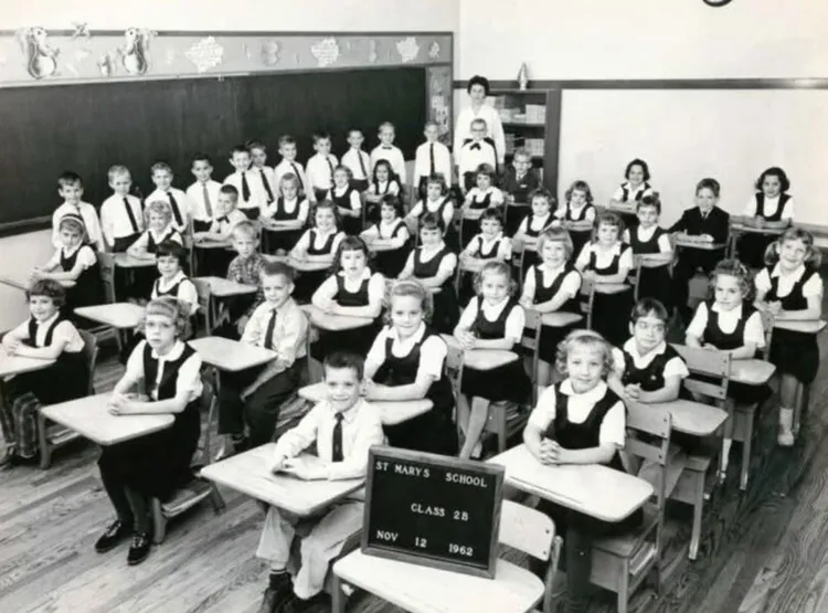 羅伯特普瑞弗斯特（後排站立者左四）小時就讀聖母升天堂小學。翻攝CNN